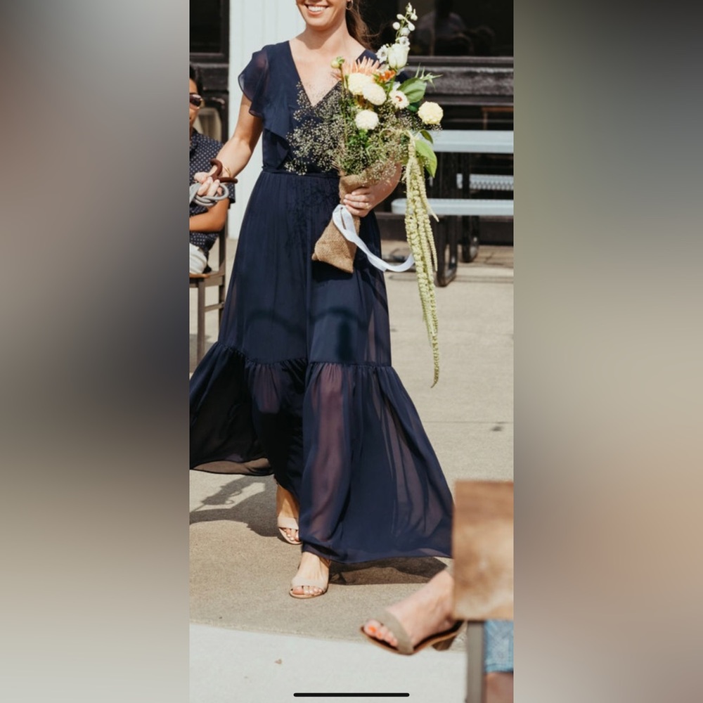 LIKE NEW! Vera Wang - navy dress - size 2